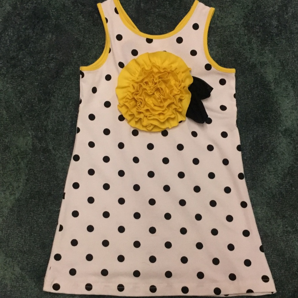 NEW - Girls top